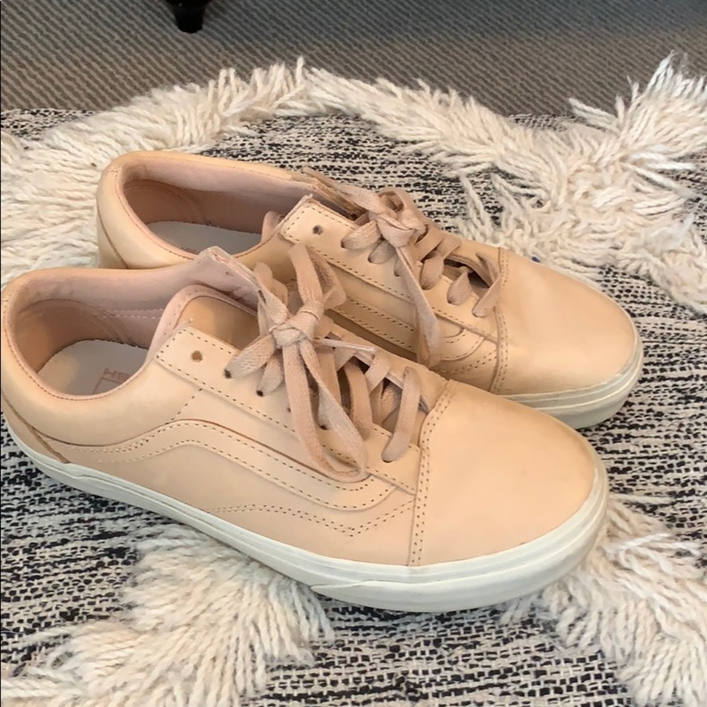 VANS 6.5 pinkish leather lace ups!
